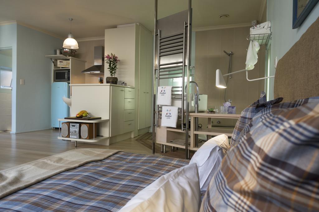 Rosedene Lodge - 24H Solar With Pool And Garden كيب تاون الغرفة الصورة